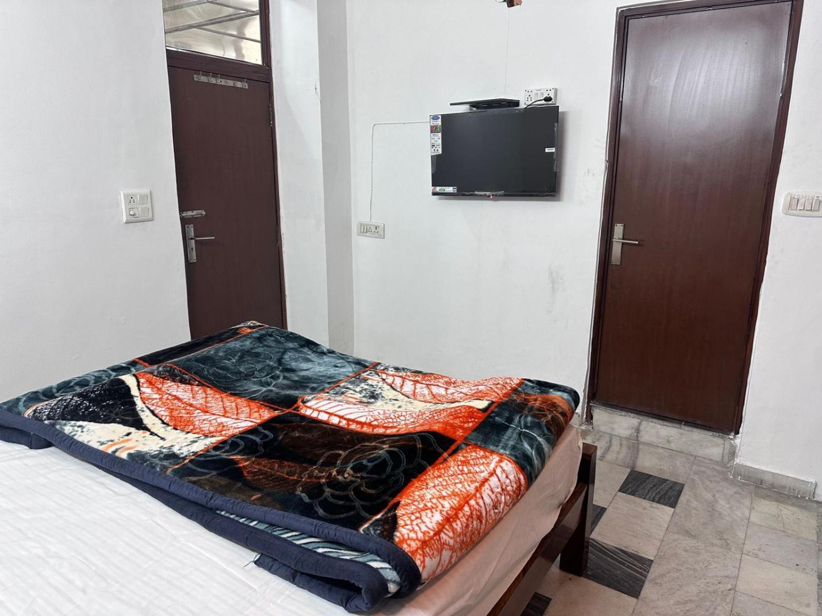 The Raveesh J42 Apartment *