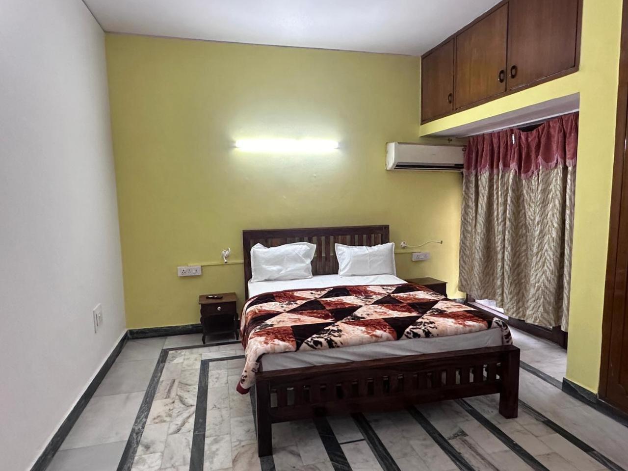 The Raveesh J42 Apartment *