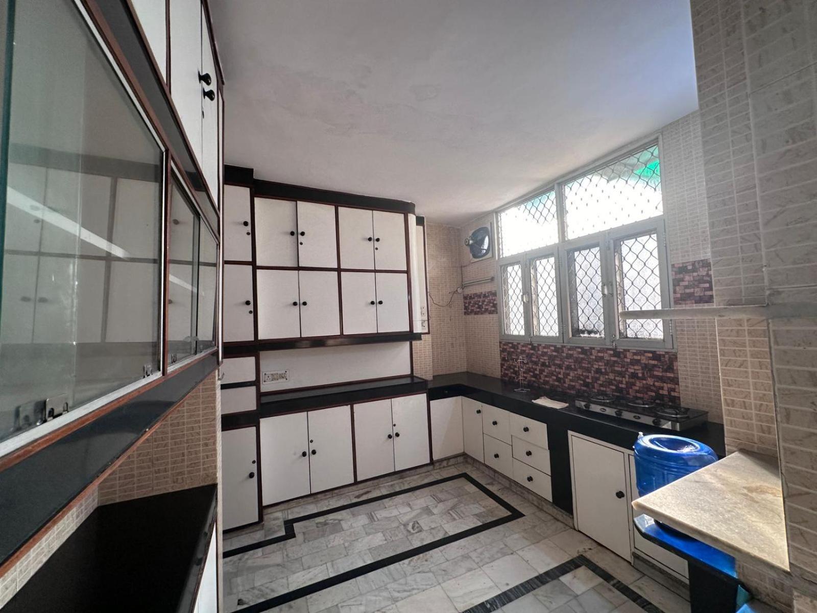 Apartment The Raveesh J42 *