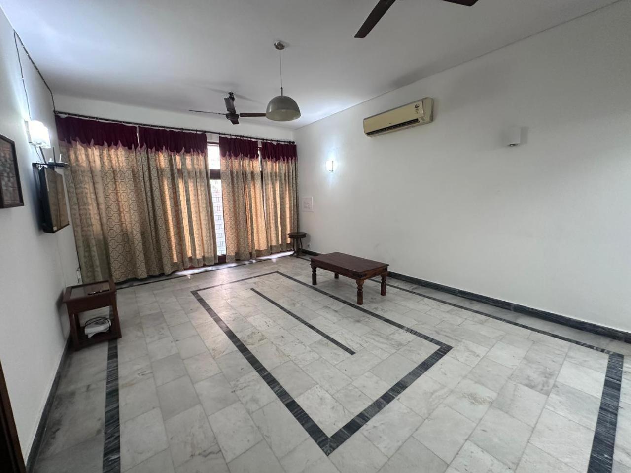 The Raveesh J42 Apartment *