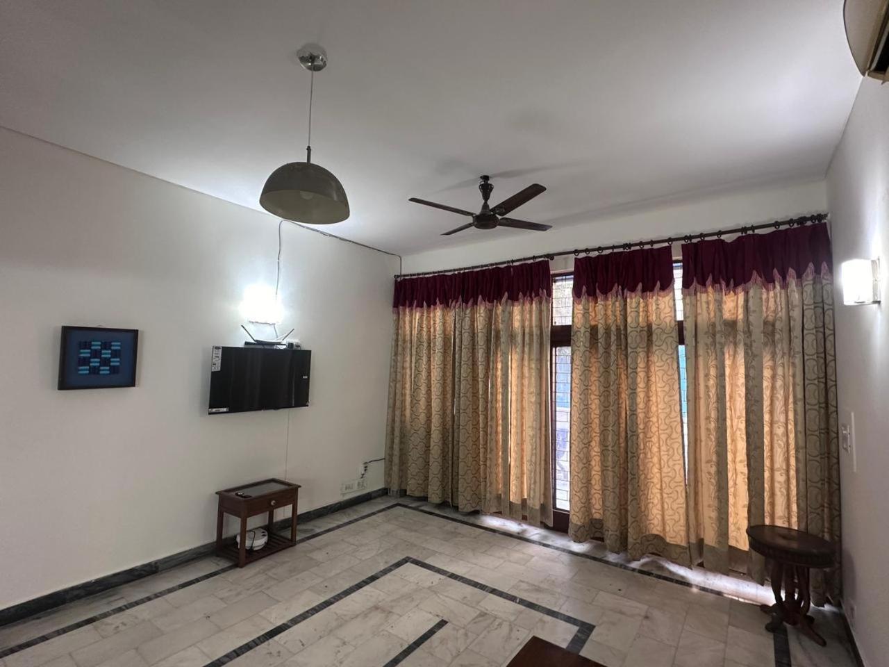 Apartment The Raveesh J42 New Delhi