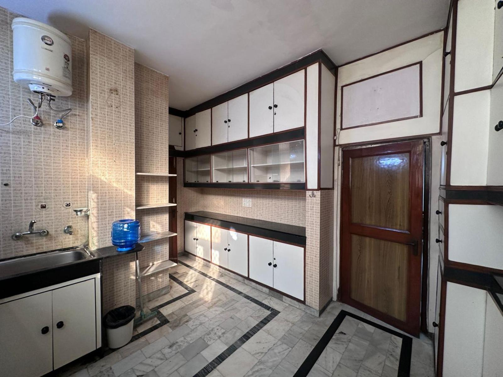 Apartment The Raveesh J42 New Delhi